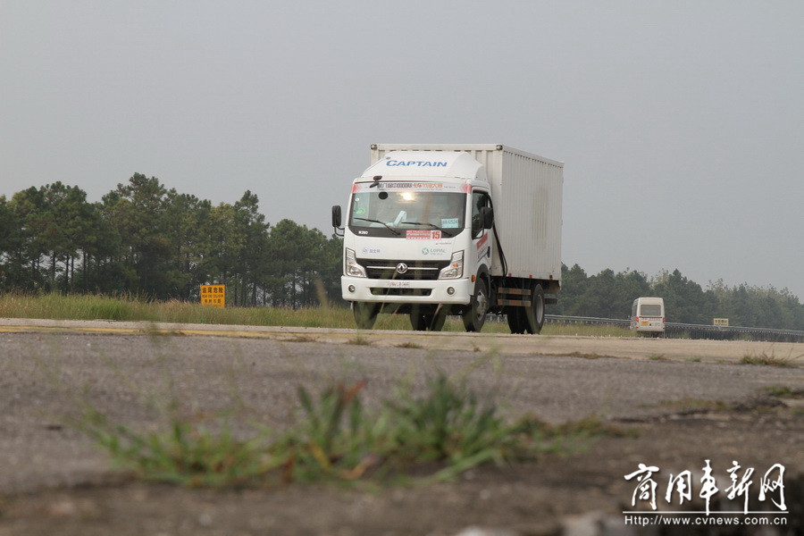 东风轻型车